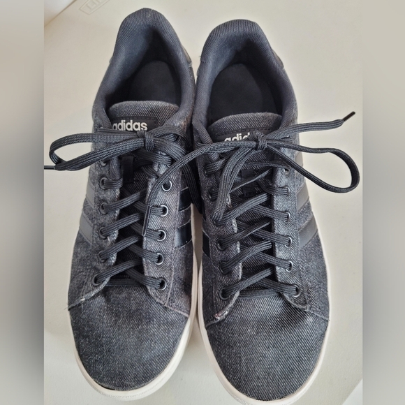 Adidas Men's Daily 2.0 Sneaker - Size 9 - Picture 12 of 15